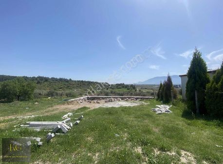 Manisa Yunusemre Üçpınarda 233 M2 Arsa