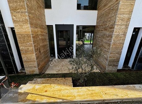 Optimum Emlak'dan Villa Optimum'da 4.5+1 Kaçmaz Kiralık Villa