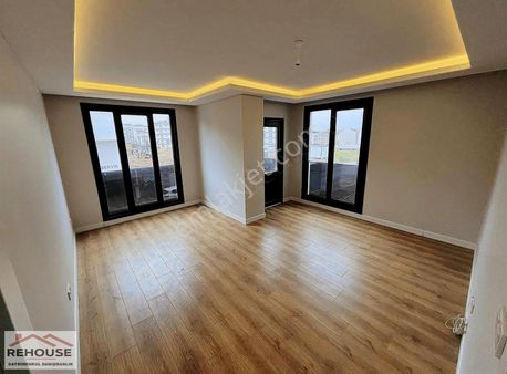 Adil Mah. 2+1 Arakat Ön Cephe Çift Balkonlu Sıfır Daire