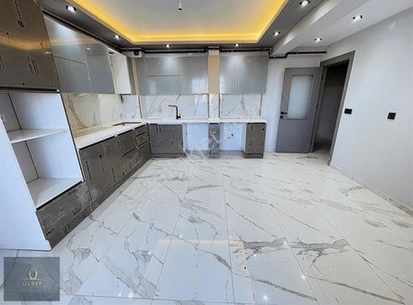 Özbey Emlaktan Çamlıca Mh, Yerden Isıtma 4+1 Dubleks Daire