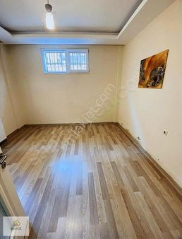 Yenimahallede 2+1 Bahçe Katı Metrobüs Ve Marmaraya Yürüme