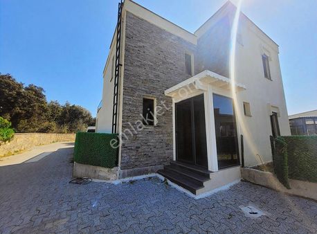 Turğutreis De Satılık Villa.