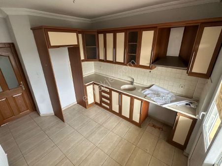 Yetkili 'si Pera Dan Güre De 3+1 Jeotermallı Dükkan Üstü Ön Cephe Daire