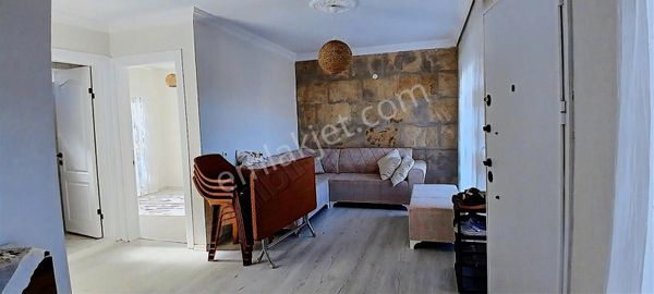 Acil İzmir Foça Kozbeyli Mah De 168m² Arsa İçerisinde 2+1 Ev