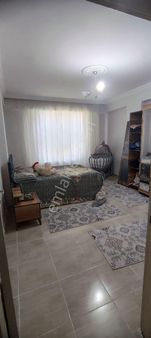 Uğurlu Emlak'tan Ahmet Yesevide Satılık 3+1 Full Yapılı Asansörlü Arakat.