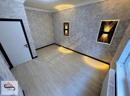 Aşağı Eğlencede Ara Katta Asansörlü 3+1 + Teras Balkonlu Daire