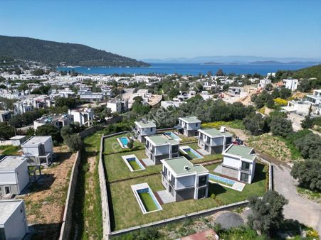 Agr Group'tan Torba'da 500 M2 Arsa İçinde 4+1 Müstakil Villa !