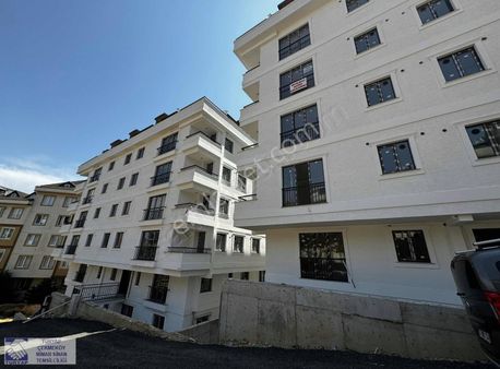 Çekmeköy Merkez Mahallesin'de Butik Sitede Satılık 1+1 Daire
