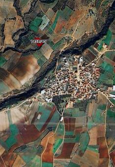 Keşlikte Satılık Köyün Yanında Kadastro Yola Cephe 4410 M2 Arazi