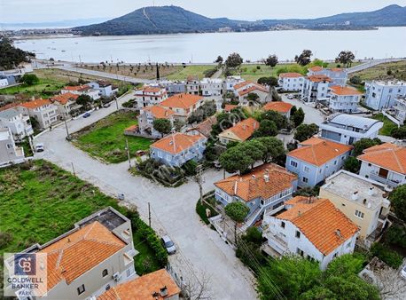 Ayvalık Küçükköy Mahallesi'nde Satılık Müstakil Tadında 2+1