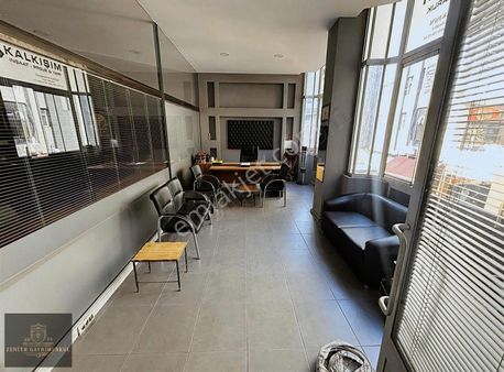 Zenith Gayrimenkul Meydan' Da İşlek Merkezi Konumda Satılık Büro