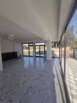 Antalya Kepez Ünsalda Satılık Sıfır Bodrumlu Dükkân No.20453