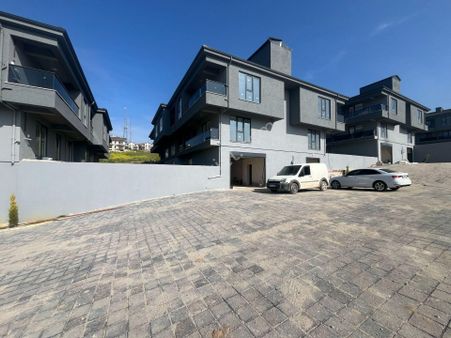 Remax Şehir 2'de Kadıköy Okullar Bölgesinrde 1+1 Daire