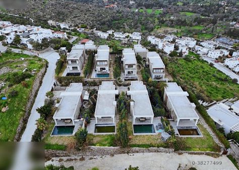 Agr Group'tan Bitez'de 4+1 Özel Müstakil Havuzlu Villa !