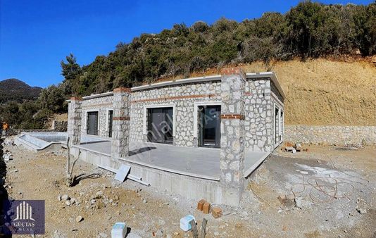 Üzümlü'de Özel Bir Konuma Sahip Satılık Villa