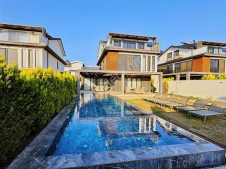 Karlık Gayrimenkulden Satılık Lüx Villa