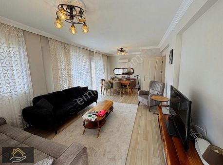 Karlık Gayrimenkulden Patlangıçta Satılık 200 M2 3+1 Daire