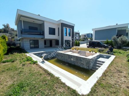 **rs Netten**den Kuşadası Değirmendere'de 540m2 Arsa İçerisinde Tam Müstakil Özel Havuzlu 4+2