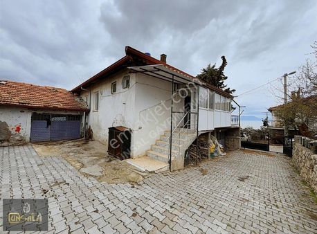 Göl Manzaralı Geniş 3+1 Müstakil Tapulu Ahır Depolu Ve Otoparklı