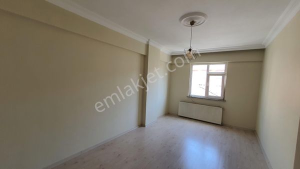 Ümraniye Çamlık Çakmak Armağanevler Kiralık Daire Metro Yürüme Mesafesi Temiz Daire 3+1 Yabancıya