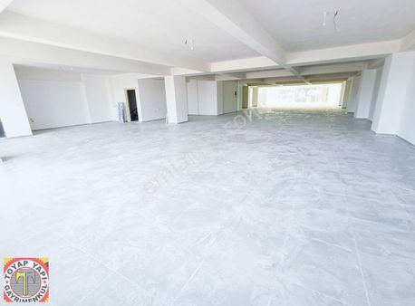 Sultangazi Tramvay Caddesi'nde 500m² Kiralık Dükkanlar