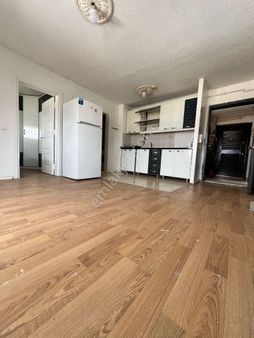 Mavi Emlaktan Acil Satılık 1+1 Yatırımcı Fiyatına Bakımlı Daire 990.000tl