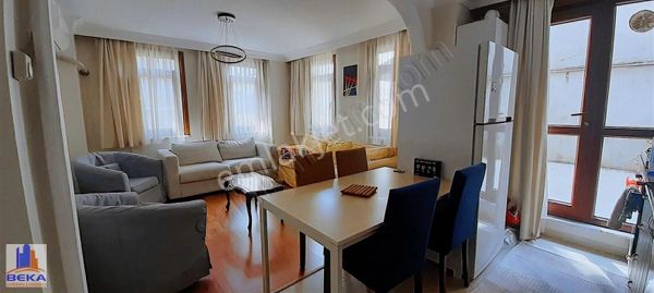 Üsküdar Merkezde Genç Binada Bahçe Katı Satılık 2+1 Daire