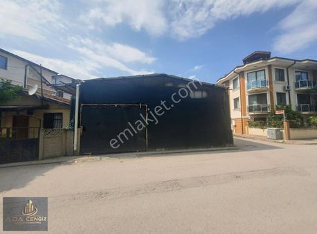 Şehir Merkezinde 302 Mt2 İçinde Ev Ve Depo Olan Arsa Satılık