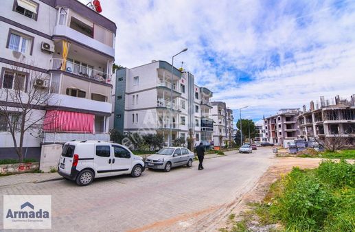 Kuşadası Davutlar Mahallesinde Satılık 3+1 Daire