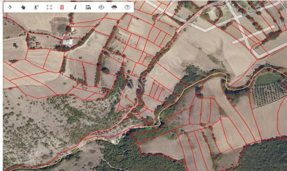 Uygun Atakum Alanlı Bölgesinde Satılık Yatırımlık İmara Yakın Tarla