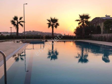 Havuzlu Site Ara Kat Deniz Manzaralı Daire