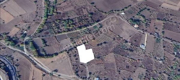 Harbert Gayrımenkulden Kinederiç Gözebaşı Köyü'nde Satılık Tarla