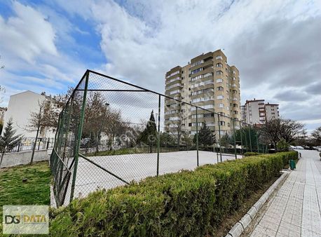 Devlet Mahallesi Gülhayat Sitesinde Satılık 3+1 Daire