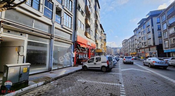 Biga İstikal Caddesinde 400 M2 Kiralık Dükkan