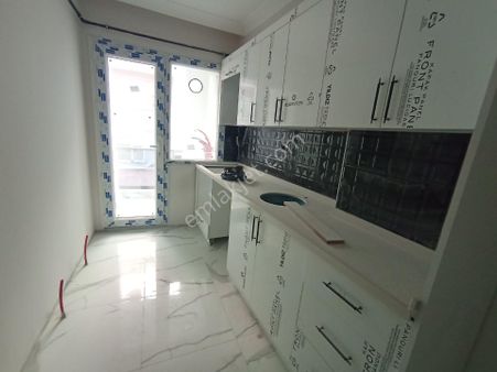 Rasyonelden 2+1yeni Binadan 95 M² Hürriyet Mah.satılık Daire