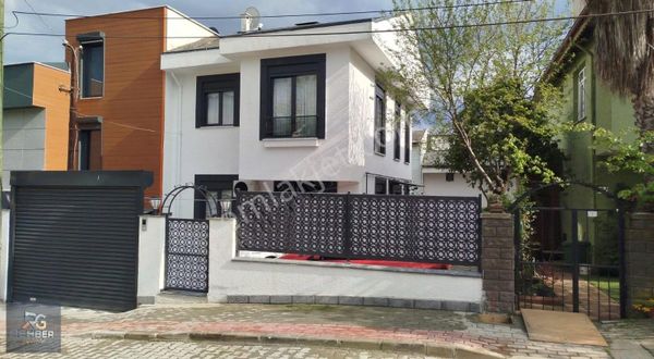 Eskihisar'da Deniz Ve Köprü Manzaralı Satılı Eşyalı Sıfır Villa