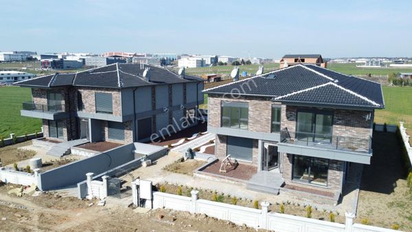 Silivri Selimpaşa Deniz Manzaralı 4 Villalık Site