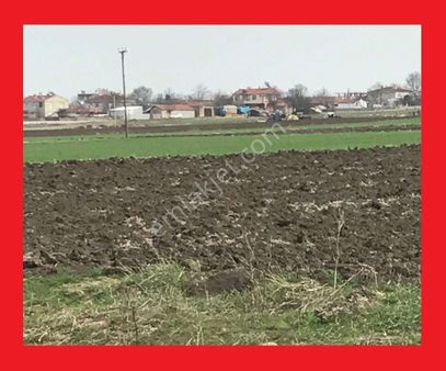 Ergene Esenler Köy Merkezine 600m Mesafede 1.171m2 Bağ-bahçe Yeri