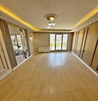 Aci Satılık Metrobüse Yakın 2+1 Geniş İskanlı Temiz Binada Daire