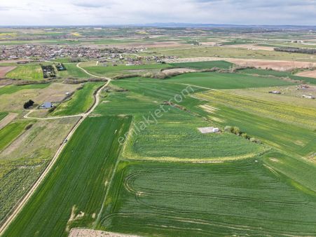 Kapaklı Karlı Mahallesinde Satılık 6275 M² Tek Tapu Tarla