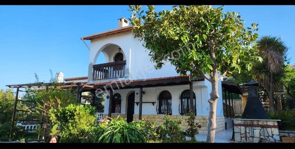 R0se Emlak'tan Kiralık Yüzme Havuzlu Sezonluk Villa