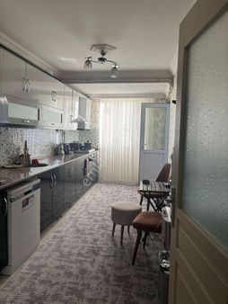 Kemalpaşanın Merkezinde Acil Satılık Doğalgazlı 3+1 Daire