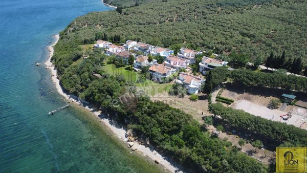 Edincik Mahallesi Özel Plajlı Eşsiz Manzaralı Satılık Villa