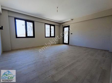 Acil Satılık Cadde Üzeri 3+1 Garajlı Satılık Sıfır Daire