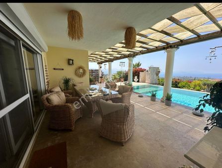 Kuşadası Satılık Yaylaköy De Manzaralı Villa