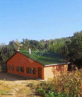 Bulvar Emlak'tan Yerleşime Yakın İçinde Evi Olan Satılık Tarla