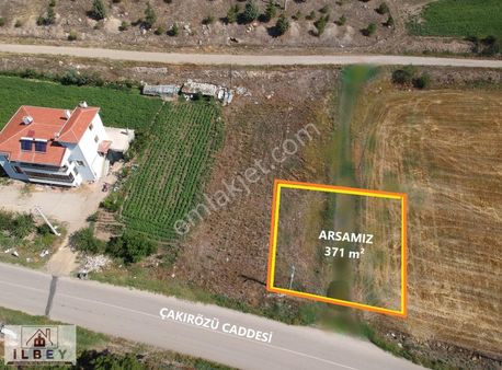 İlbey // Taşlıca Mah. Çakırözü Caddesinde 371 M² Arsa