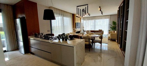 Kuşadası Karaovada Deniz Manzaralı 4+1 Tek Müstakil Villa