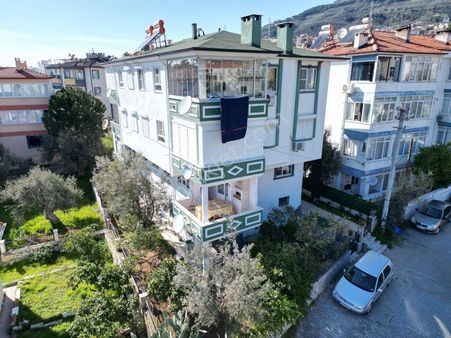 Altınoluk Merkezi Konum Da Yüksek Giriş 3+1 Ve Bahçe Katı 1+1 Tek Tapu Olarak Satılık Uygun 2 Daire