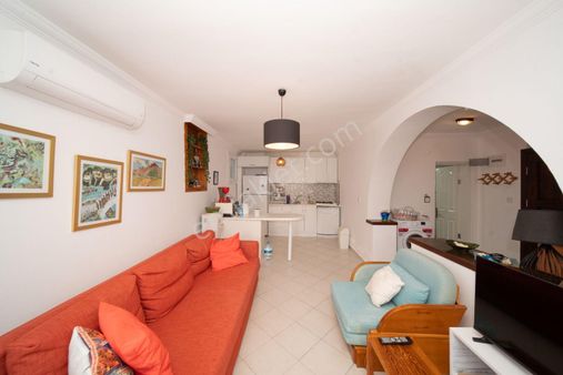 Bağla Bank Evler Sitesinde Sahile Ve Yola Yakın Bahçe Dubleks